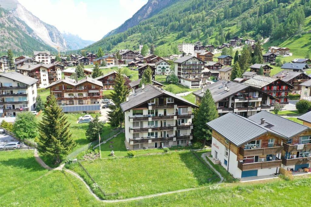 Enjoy The View Apartment Close To Zermatt With Parking Täsch Buitenkant foto